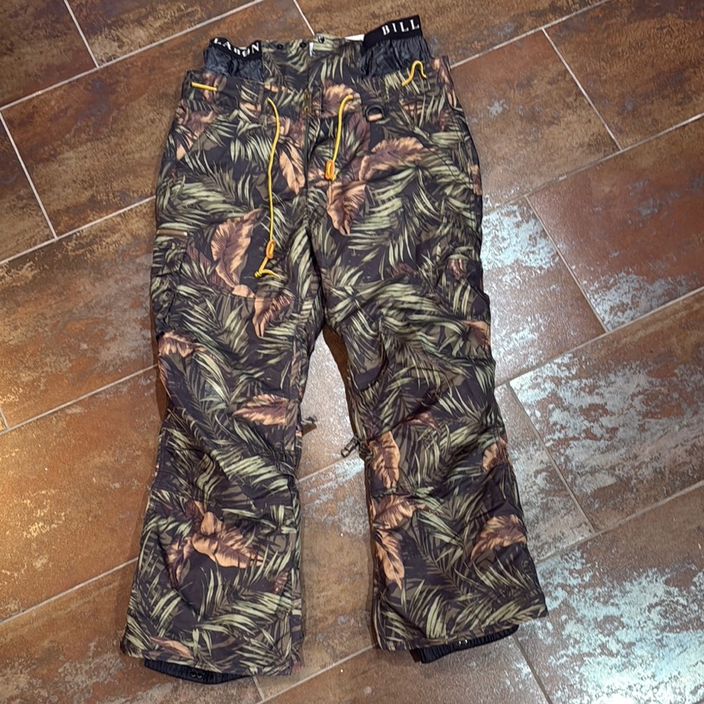 Billabong Green and Brown Cargo Pants for Outdoor Adventures